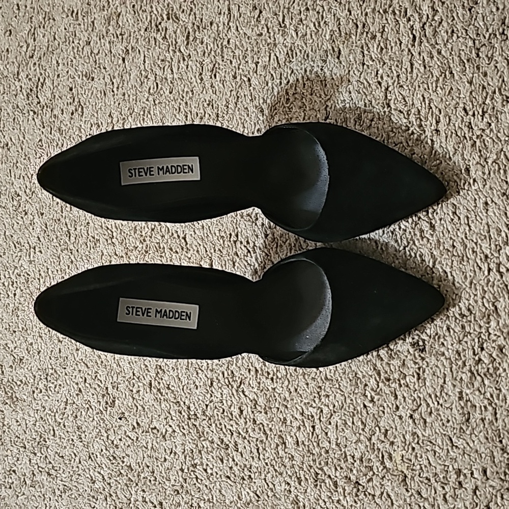 Black point toe heels